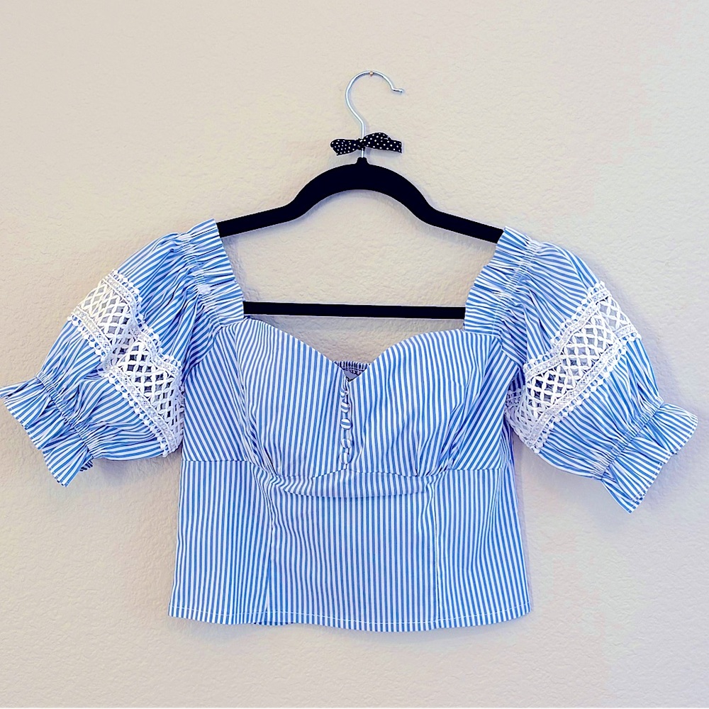 Bebe St. Pauli Milkmaid Crop Top Blue White Striped NWT Sz6 Sweetheart Neckline